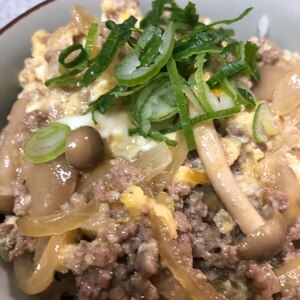 子供が喜ぶ カンタン豚ひき肉と玉ねぎの卵丼 レシピ 作り方 By Acchan66 楽天レシピ 子供が喜ぶ カンタン豚ひき肉と玉ねぎの卵丼 レシピ 作り方 By Acchan66 楽天レシピ
